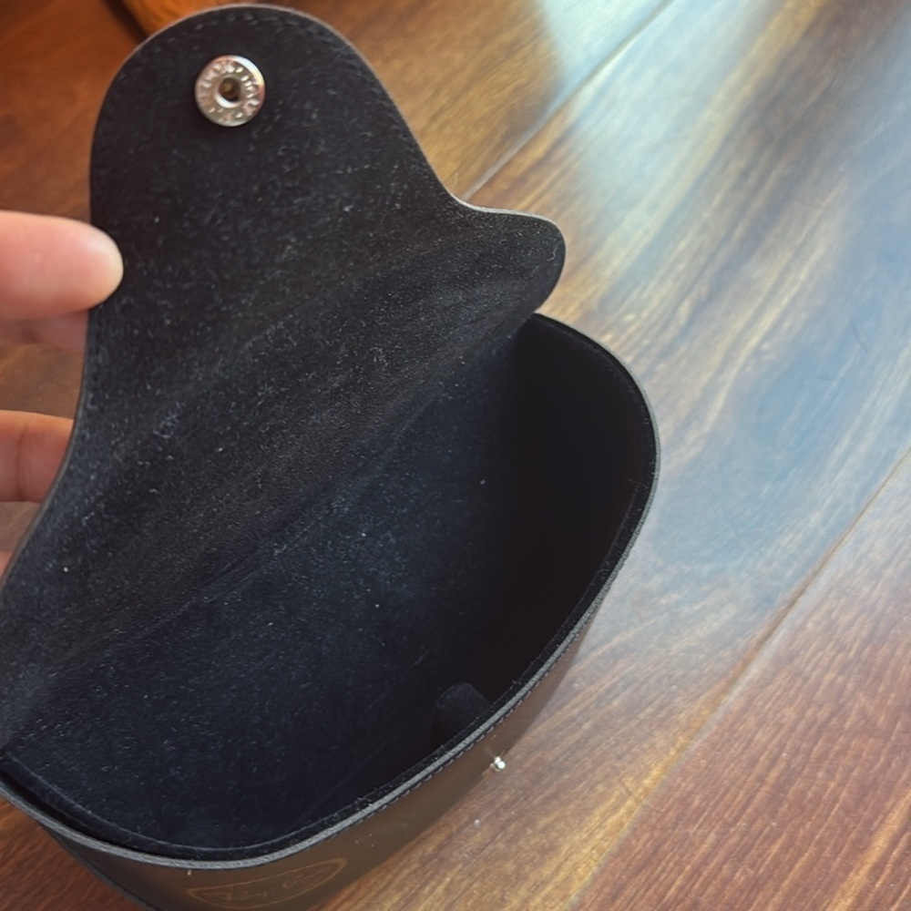 🌿SALE🌿Ray-Ban Black Sunglasses Case - Picture 3 of 4